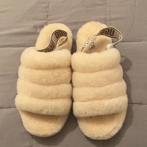 UGG Cream Fluffy Slide Slippers new! - Picture 2 of 4